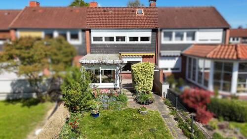 Gartenansicht - EXCLUSIV! REIHENMITTELHAUS MIT VOLLKELLER WINTERGARTEN UND GARAGE