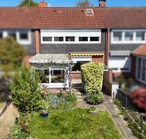 EXCLUSIV! REIHENMITTELHAUS MIT VOLLKELLER WINTERGARTEN UND GARAGE - Tostedt