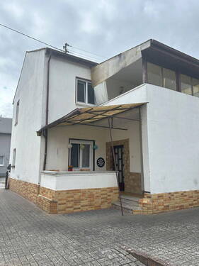 Rückansicht - 5 Zimmer Mehrfamilienhaus, Wohnhaus zum Kaufen in Langenlonsheim