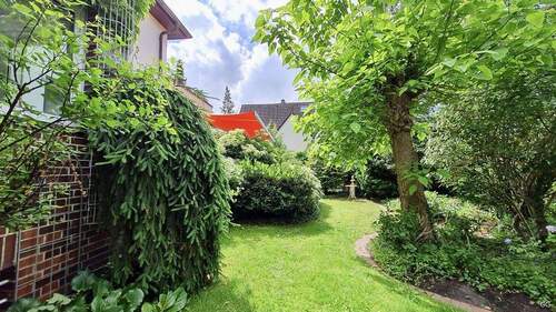 Garten rund ums Haus - 