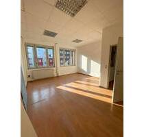 Helle Büroräume nahe der Hochschule Düsseldorf - flexibel & sofort verfügbar