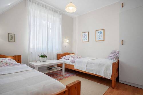 Schlafzimmer 2 (OG) - 