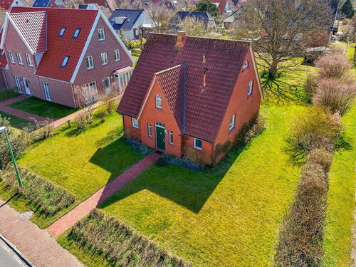 Außenansicht Front - Mehrfamilienhaus, Wohnhaus mit 117,00 m&sup2; in Langeoog zum Kaufen