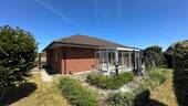 Seitenansicht - Gepflegter Bungalow mit Wintergarten u. Carport