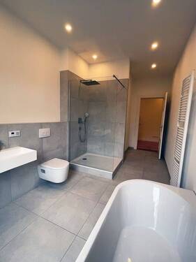 Badezimmer - 4 Zimmer Etagenwohnung in Braunschweig