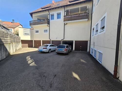 Garage mit Stellplatz davor - 4 Zimmer Etagenwohnung zum Kaufen in Gerstetten