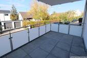 Balkon - Großzügiger Grundriss und guter Schnitt: 3-Zimmer-Neubauwohnung mit Balkon
