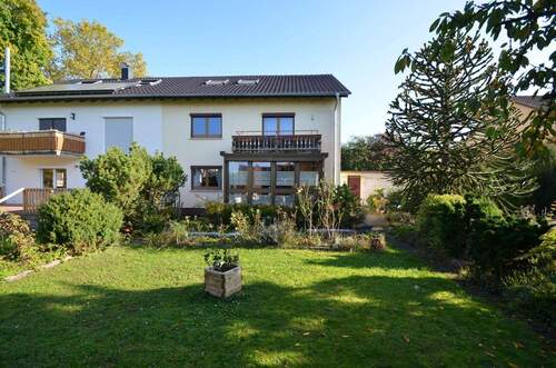 Rückansicht - 7 Zimmer Doppelhaushälfte zum Kaufen in Böblingen