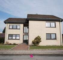 Alfhausen | Wohnen, vermieten oder beides: Zweifamilienhaus mit 973 m² Grundstück