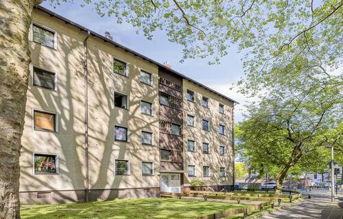 Titel - PROVISIONSFREI: Helle 3-Zimmer-Wohnung mit Balkon & 2 Stellplätzen in Köln-Mülheim