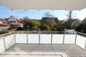 Balkon mit Blick ins Grüne - Geschickte Aufteilung, 4 Zimmer und ein sonniger Südostbalkon