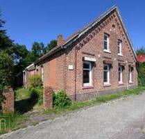 Landhaus mit zwei Wohneinheiten und Doppelgarage - Großefehn Ostgroßefehn