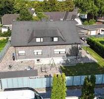 provisionsfrei * Modernisiertes Einfamilienhaus mit 3 Wohneinheiten - ideal als Mehrgenerationenhaus - Moers Meerbeck