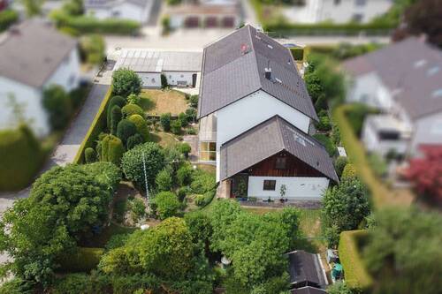 Luftaufnahme - 1 Zimmer Mehrfamilienhaus, Wohnhaus zum Kaufen in Gauting