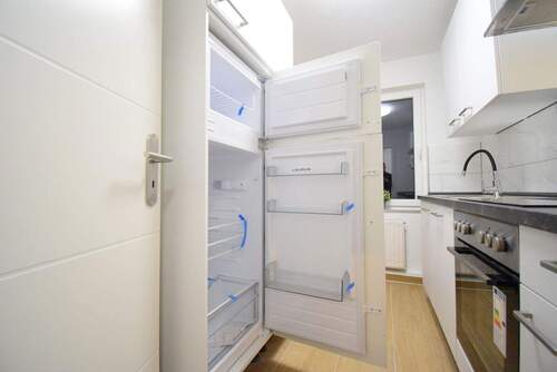 Küche ( Kühl-Gefrierkombi) - 3 Zimmer Etagenwohnung in Celle