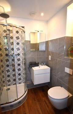 Duschbad im Obergeschoss - 