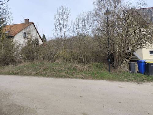 Ansicht - Baugrundstück mit Baugenehmigung