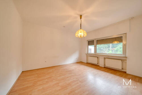 Schlafzimmer - 6 Zimmer Einfamilienhaus in Ramstein-Miesenbach