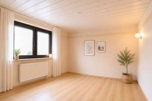 Wohnzimmer - 5 Zimmer Einfamilienhaus zum Kaufen in Gernsheim