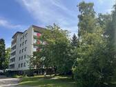 Parkähnliches Gartengrundstück - Wohnen -Nähe Stadtzentrum. Helle 3 -Zimmer -Wohnung .Lift. EBK. Garage. Balkon . Sofort frei!!!!