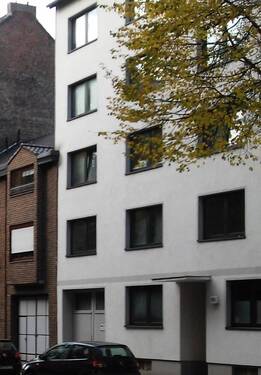 Fassade geändert.jpg - Stadtwohnung mit 2 Zimmern und Kochecke, Bushaltestelle und Geschäfte in direkter Nähe
