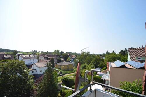Aussicht - 3 Zimmer Wohnung in kleiner Einheit mit Garage