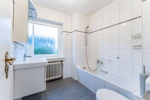 Hochparterre Badezimmer - 