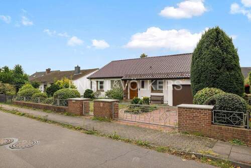 Straßenansicht - Bungalow mit 127,00 m&sup2; in Henstedt-Ulzburg zum Kaufen