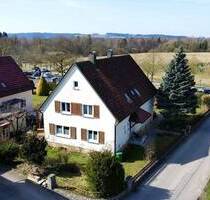 Vermietetes Einfamilienhaus mit großem Grundstück und Blick ins Grüne in Bad Wurzach