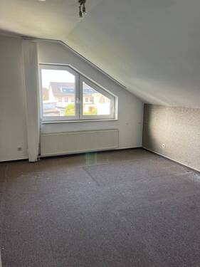 1. Arbeits-/Kinderzimmer - 