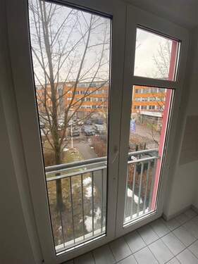 Blick von Küche zum Teegut-Parkplatz - 