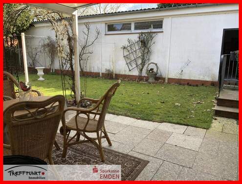Blick in Richtung Nebengebäude - Einfamilienhaus mit 126,00 m&sup2; in Emden zum Kaufen
