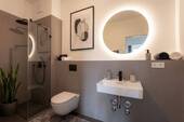 Badezimmer mit Einrichtungsbeispiel - 