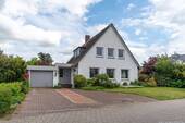 Hausansicht vorne - 5 Zimmer Einfamilienhaus zum Kaufen in Neumünster