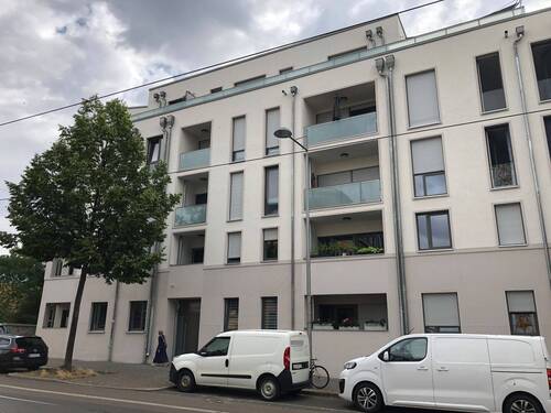 Ansicht Lindenthaler Straße 50 - Moderne 2-Raumwohnung mit Einbauküche und Balkon