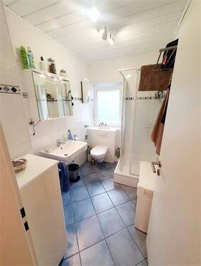 Modernes Dusch - Tageslichtbad - 