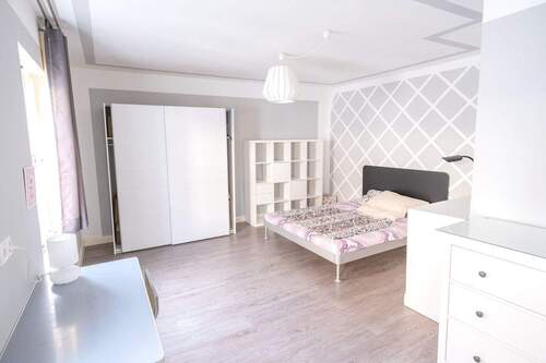 Schlafzimemr - 2 Zimmer Mehrfamilienhaus, Wohnhaus in Andernach