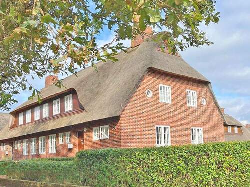 Bild 1 - Strandnahes Wohnen unter Reet - 695.000,00&nbsp;EUR Kaufpreis, ca.&nbsp; 175,00&nbsp;m&sup2;&nbsp;Wohnfl&auml;che