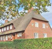 Strandnahes Wohnen unter Reet - 695.000,00&nbsp;EUR Kaufpreis, ca.&nbsp; 175,00&nbsp;m&sup2;&nbsp;Wohnfl&auml;che in Westerland (PLZ: 25980)