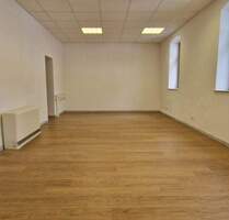 Renovierte Gewerbeeinheit im Zentrum von Bitterfeld - Bitterfeld-Wolfen