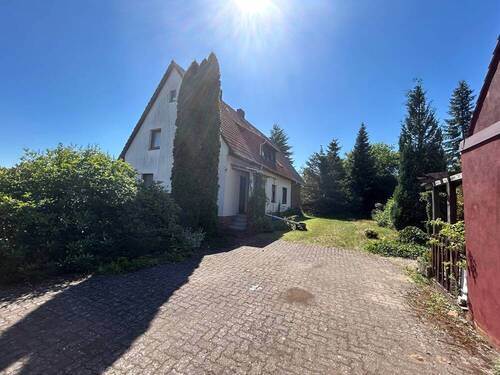 3031 Hof und Garage - 