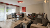 Wohnzimmer - Frankfurt-Niederrad: sanierte 2-Zimmer-Wohnung mit Balkon - flexibel nutzbar