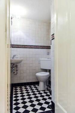 Gäste WC im Foyer - 