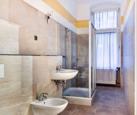 Badezimmer mit Dusche I - 
