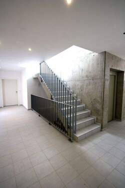 Hausflur / Treppenhaus - 