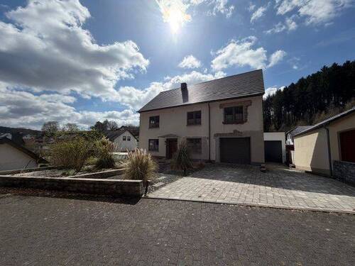 IMG_7247.jpeg - Renoviertes Einfamilienhaus mit Nebengebäuden am Waldrand von Trassem