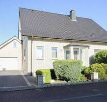 Wohnträume leben: Gehobenes Einfamilienhaus mit Garten, Sauna und Garage in Rüthen-Oestereiden
