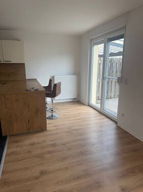 Tresen Küche.JPG - 6 Zimmer Reihenmittelhaus in Feucht
