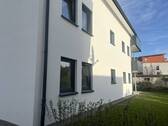 Außenansicht seite - Etagenwohnung mit 87,00 m&sup2; in Lage zur Miete