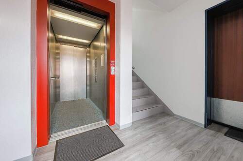 Aufzug - Etagenwohnung mit 98,00 m&sup2; in Wuppertal zum Kaufen